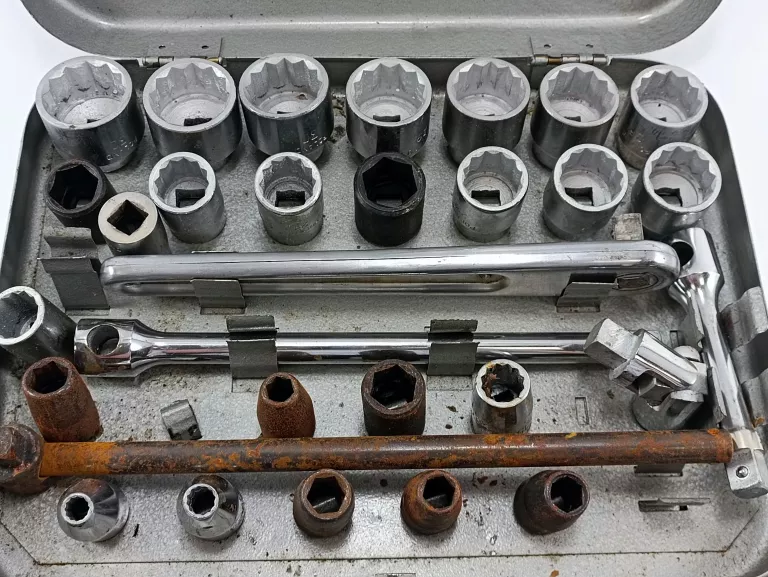 zestaw-kluczy-nasadowych-walizka-rodzaj-klucza-nasadowy