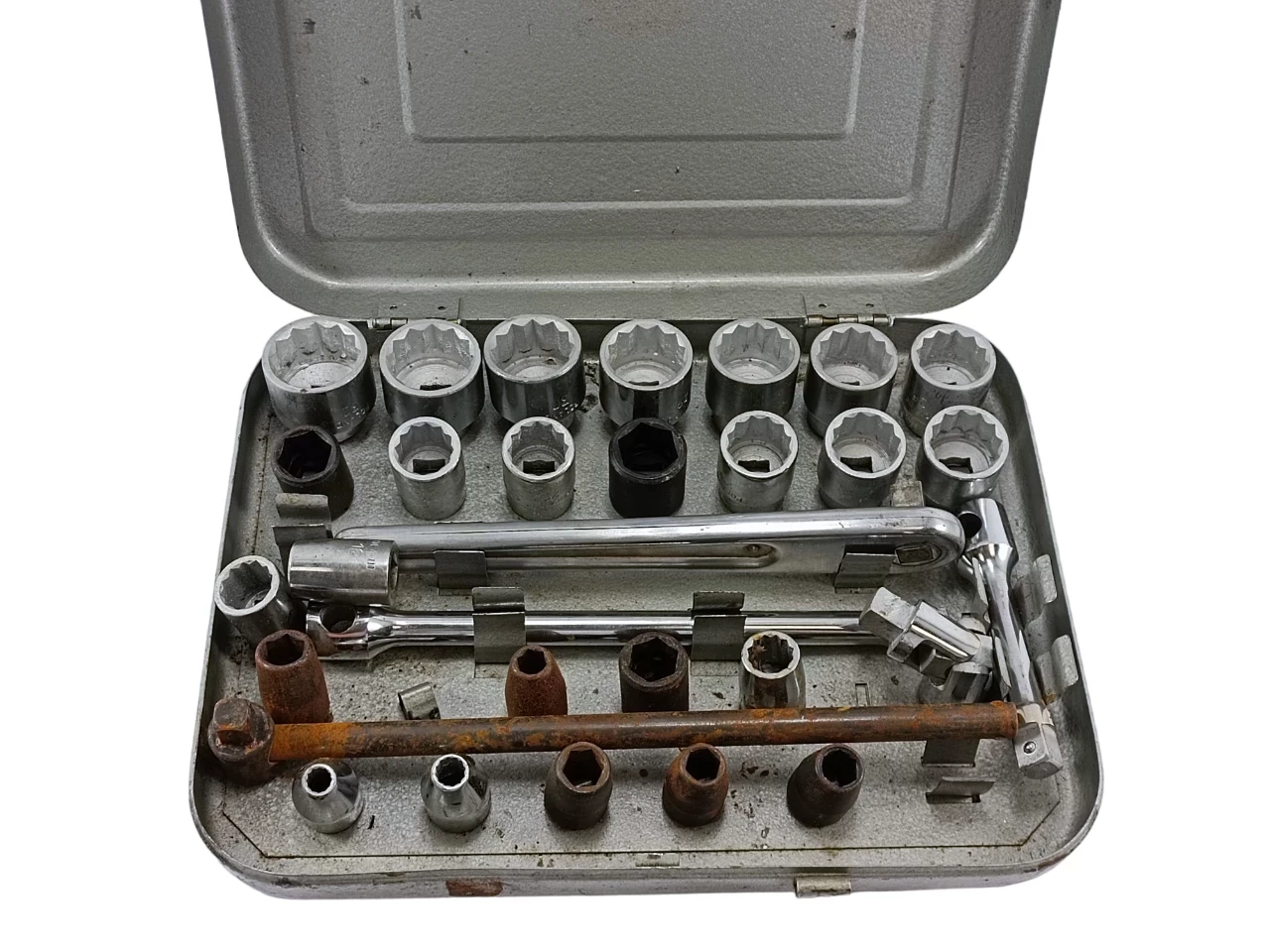 zestaw-kluczy-nasadowych-walizka-witosa-2-sulecin-fitum