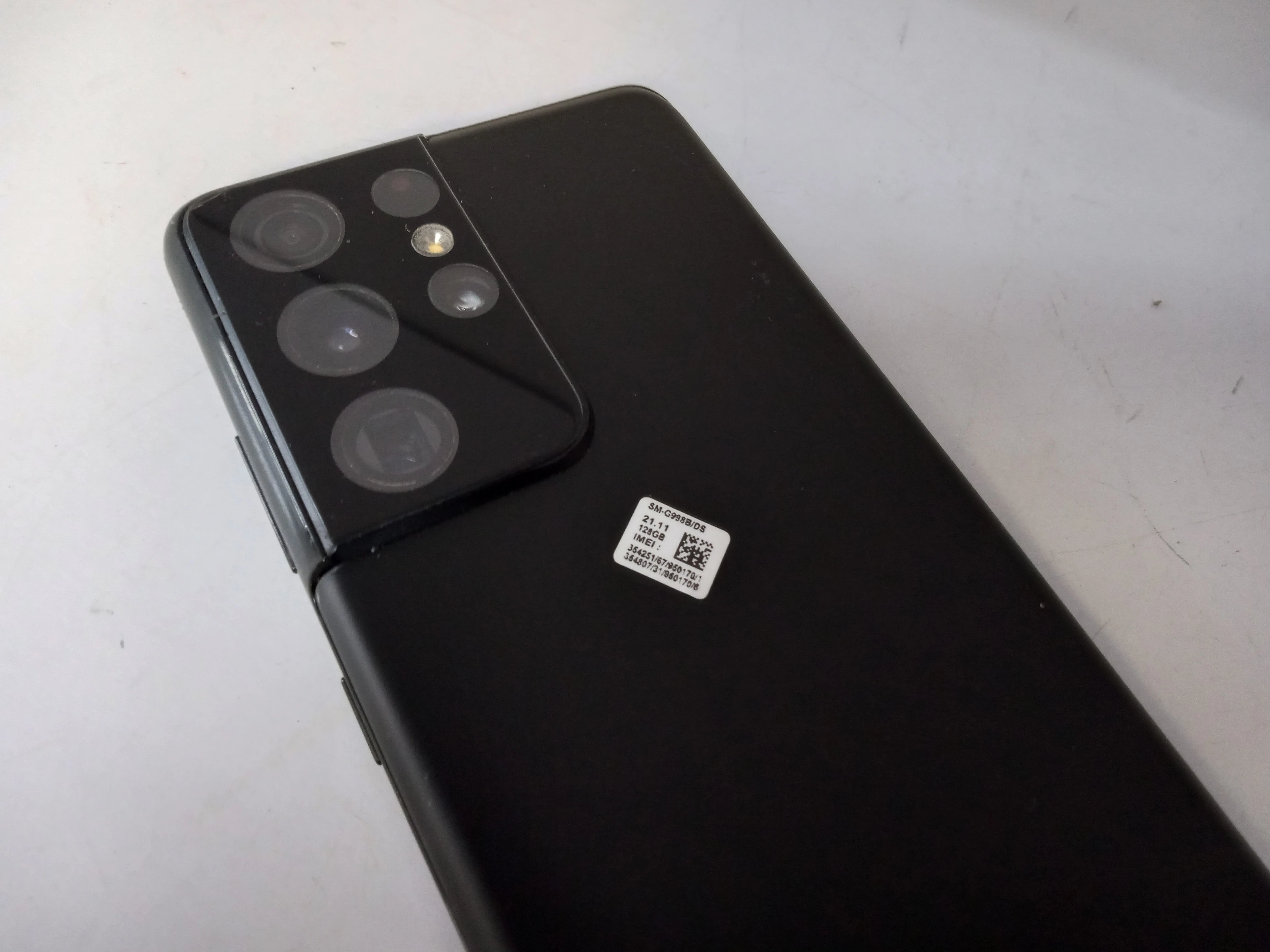 telefon-samsung-s21-ultra-przekatna-ekranu-680