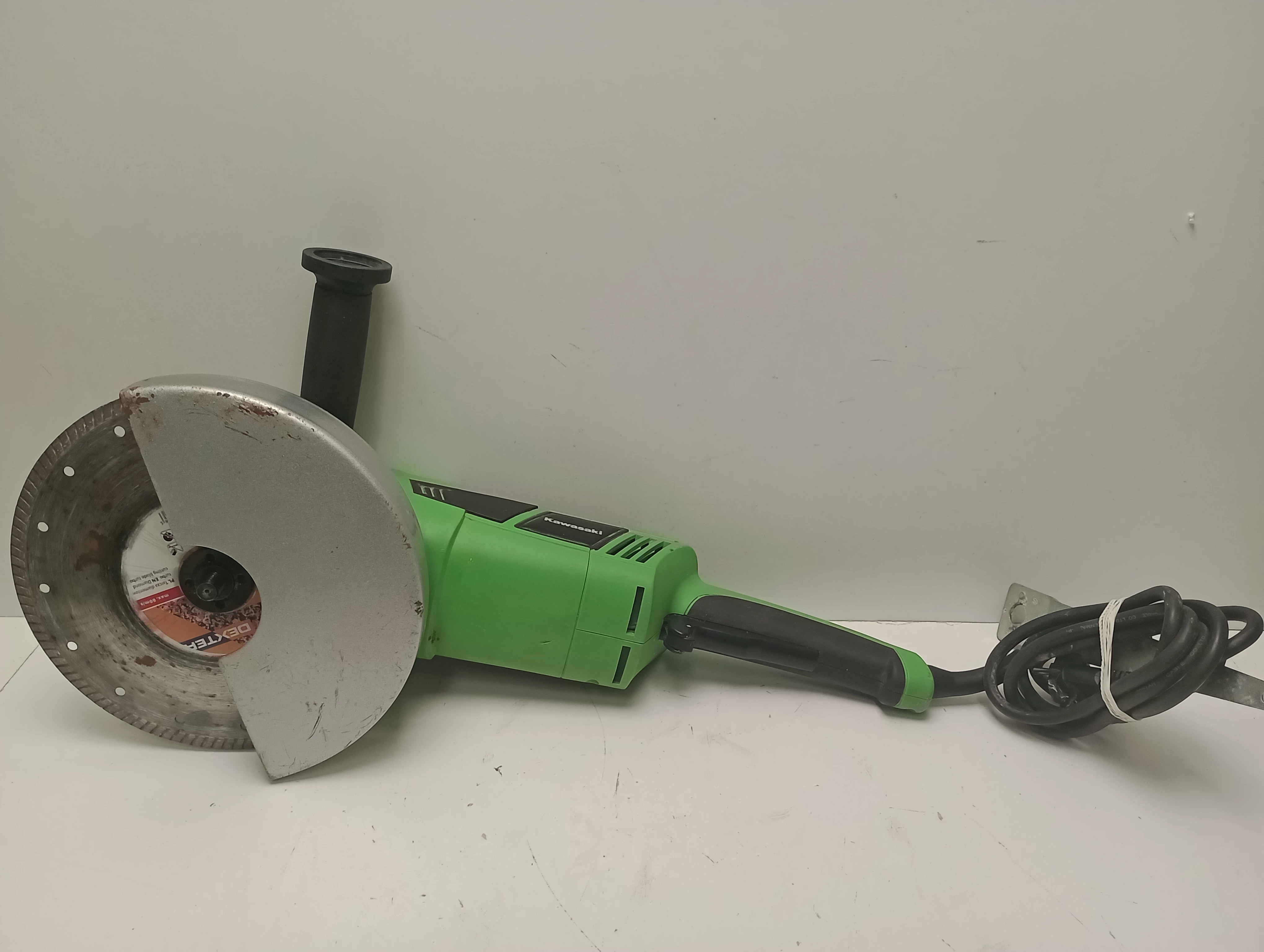 szlifierka-katowa-duza-2300w-230mm-kawasaki-k-ag-2300-rodzaj-zasilania-sieciowe