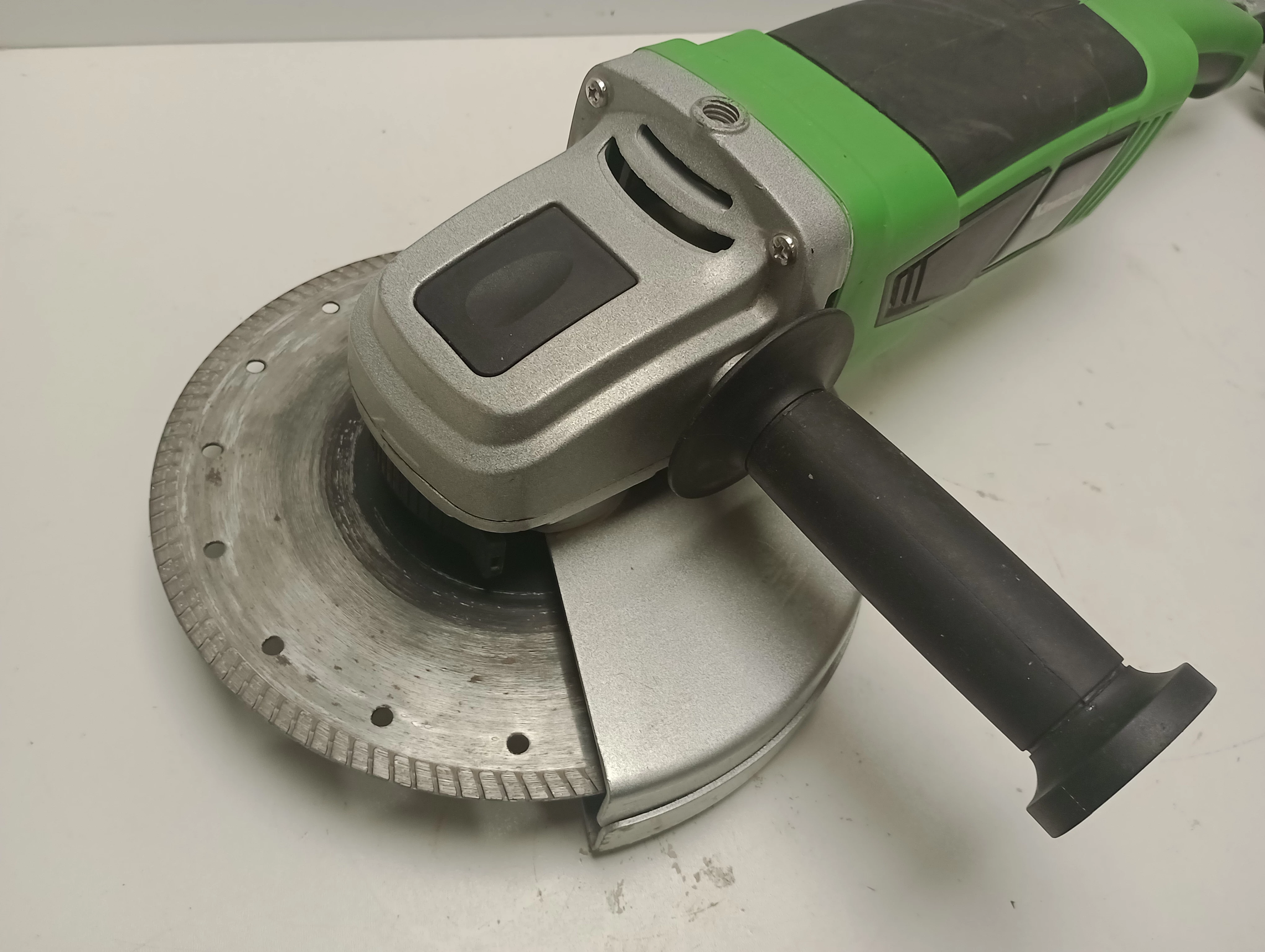 szlifierka-katowa-duza-2300w-230mm-kawasaki-k-ag-2300-stan-uzywany