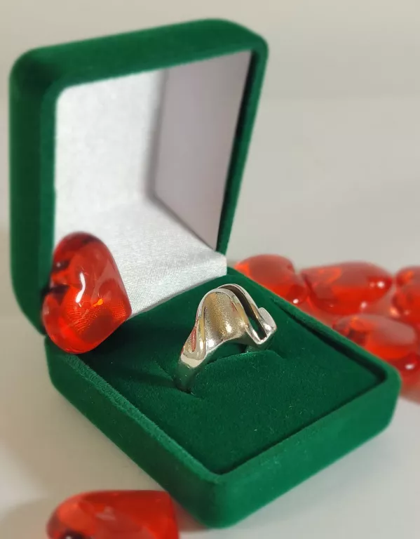 srebrny-pierscionek-565-gr-925-gr-ean-gtin-6975884390964