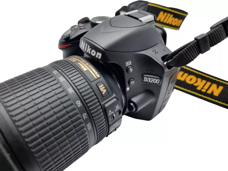 APARAT NIKON D3200 + NIKON DX AF-S NIKKOR 18-105MM 1:3.5-5.6G ED