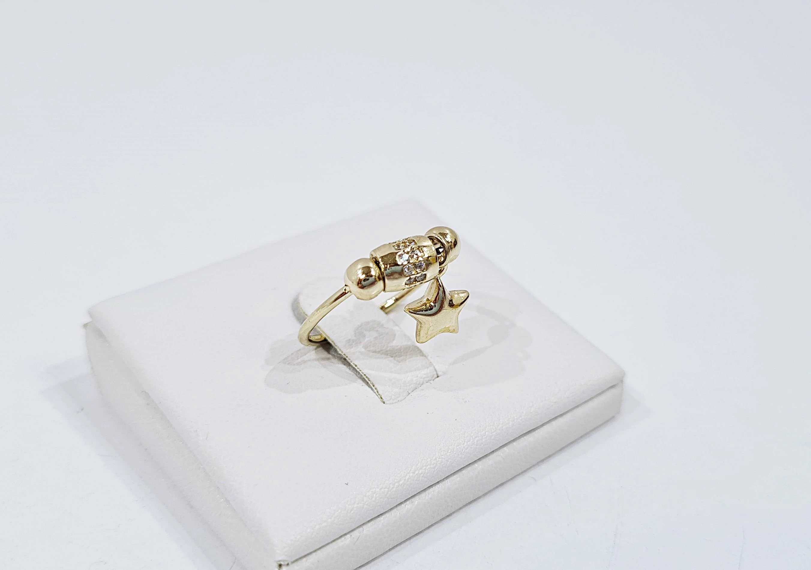 zloty-pierscionek-z-ruchomym-elementem-585-182-gwiazdka-stan-powystawowy