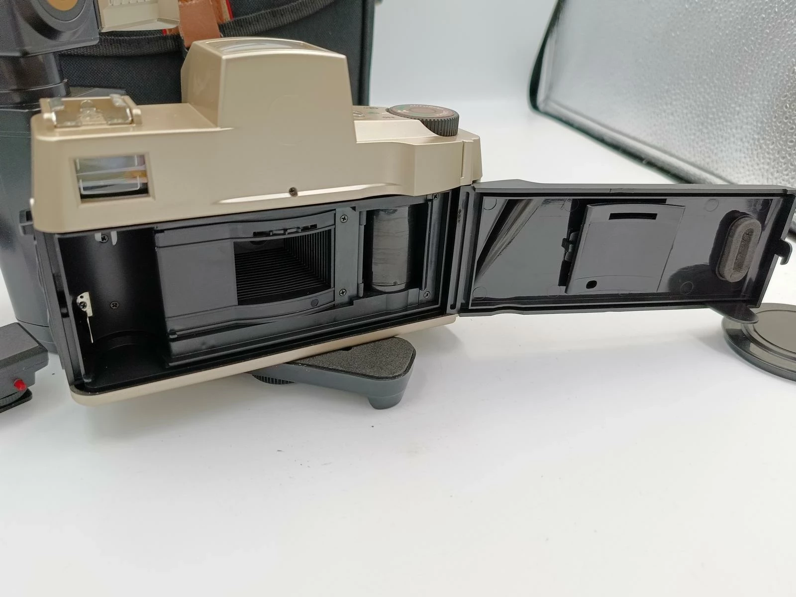 aparat-canon-9002rs-torba-lampa-blyskowa-opis-3-maja-23-chorzow