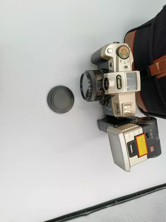 aparat-canon-9002rs-torba-lampa-blyskowa-opis-stan-uszkodzony