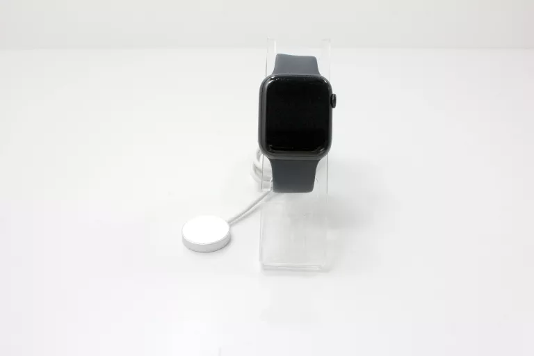 APPLE WATCH 8 ZABLOKOWANY