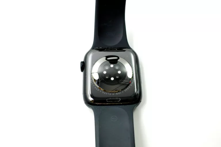APPLE WATCH 8 ZABLOKOWANY