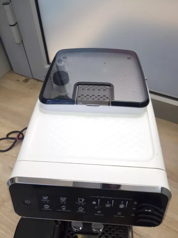 AUTOMATYCZNY EKSPRES CIŚNIENIOWY DO KAWY PHILIPS EP2210/10 1500W BIAŁY
