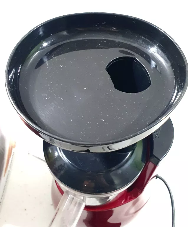 team-kalorik-zzj-830l-wyciskarka-wolnoobrotowa-kolor-dominujacy-czarny