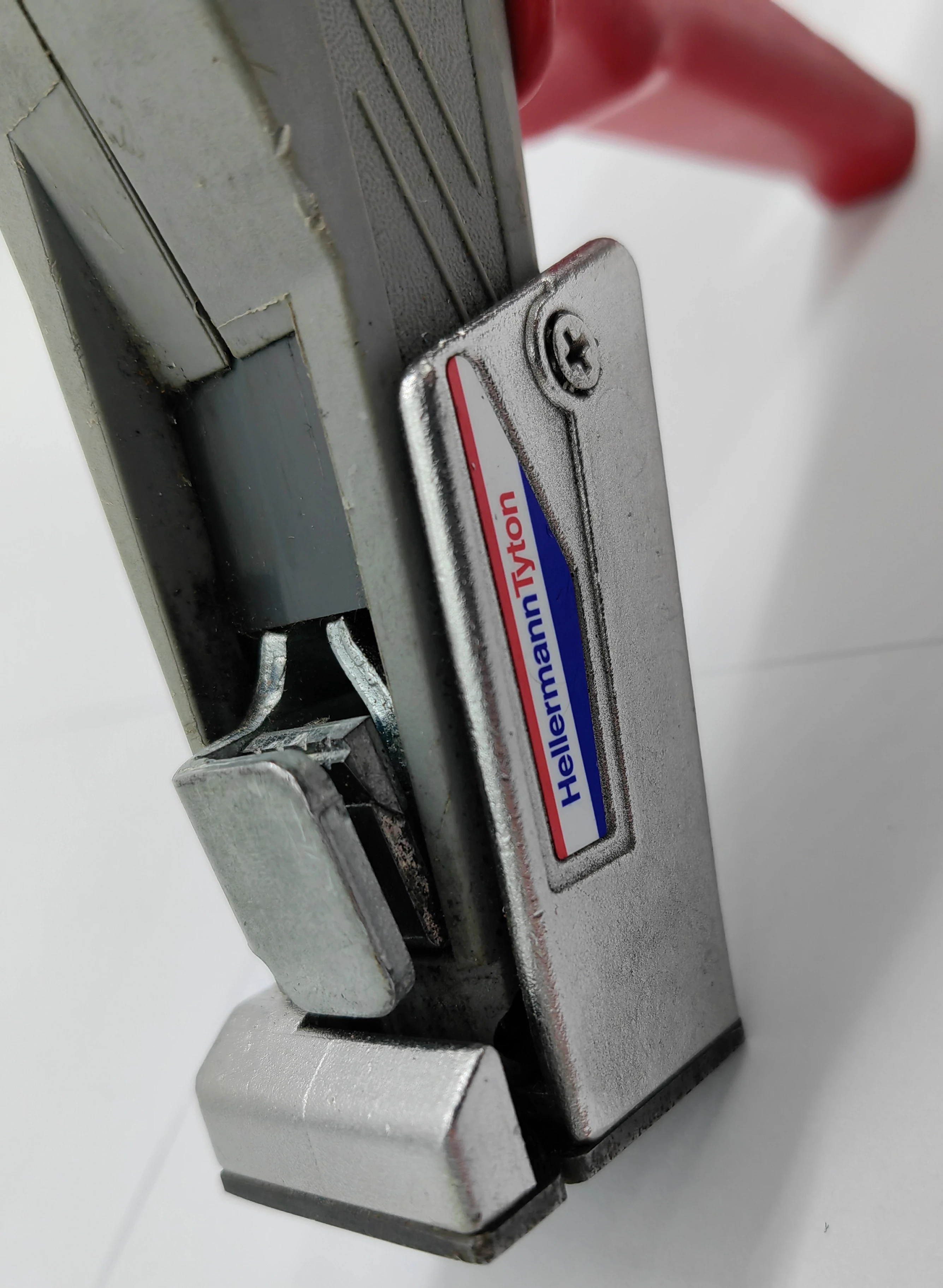 narzedzie-do-zaciagania-opasek-kablowych-hellerman-marka-hellermanntyton