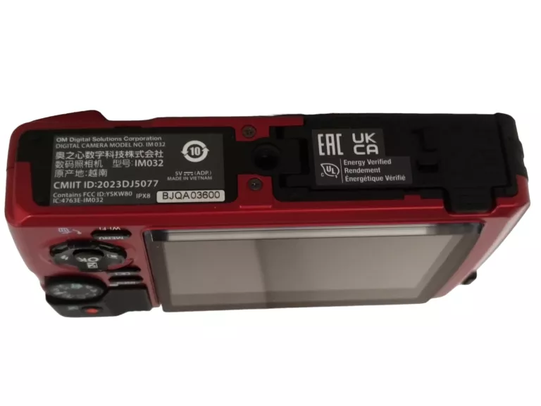 APARAT CYFROWY OLYMPUS  OM SYSTEM TG-7 F2.0 4K 12,7MPX CZERWONY