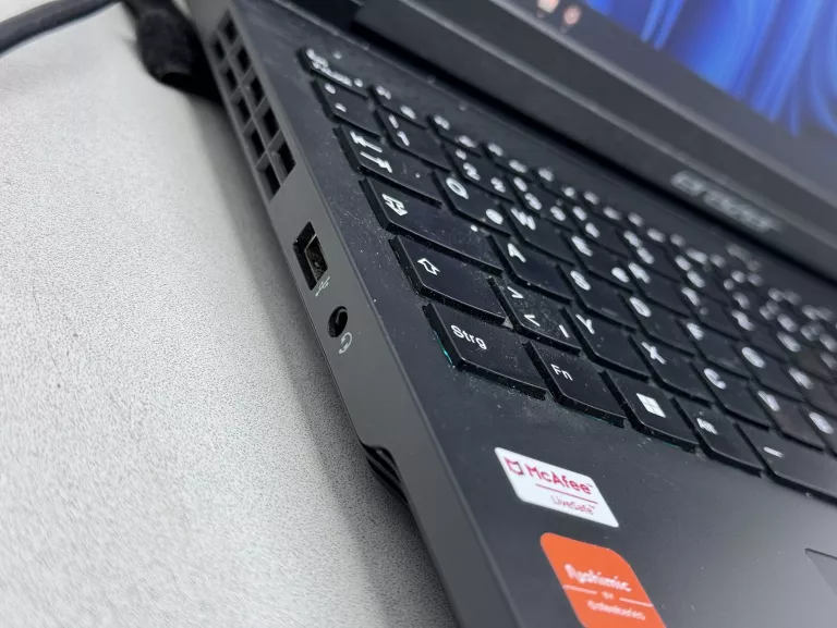 LAPTOP MEDION ERAZER MAJOR X10 WIN11 PRO/16 RAM/1TB SSD