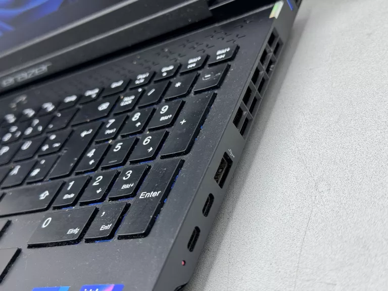 LAPTOP MEDION ERAZER MAJOR X10 WIN11 PRO/16 RAM/1TB SSD