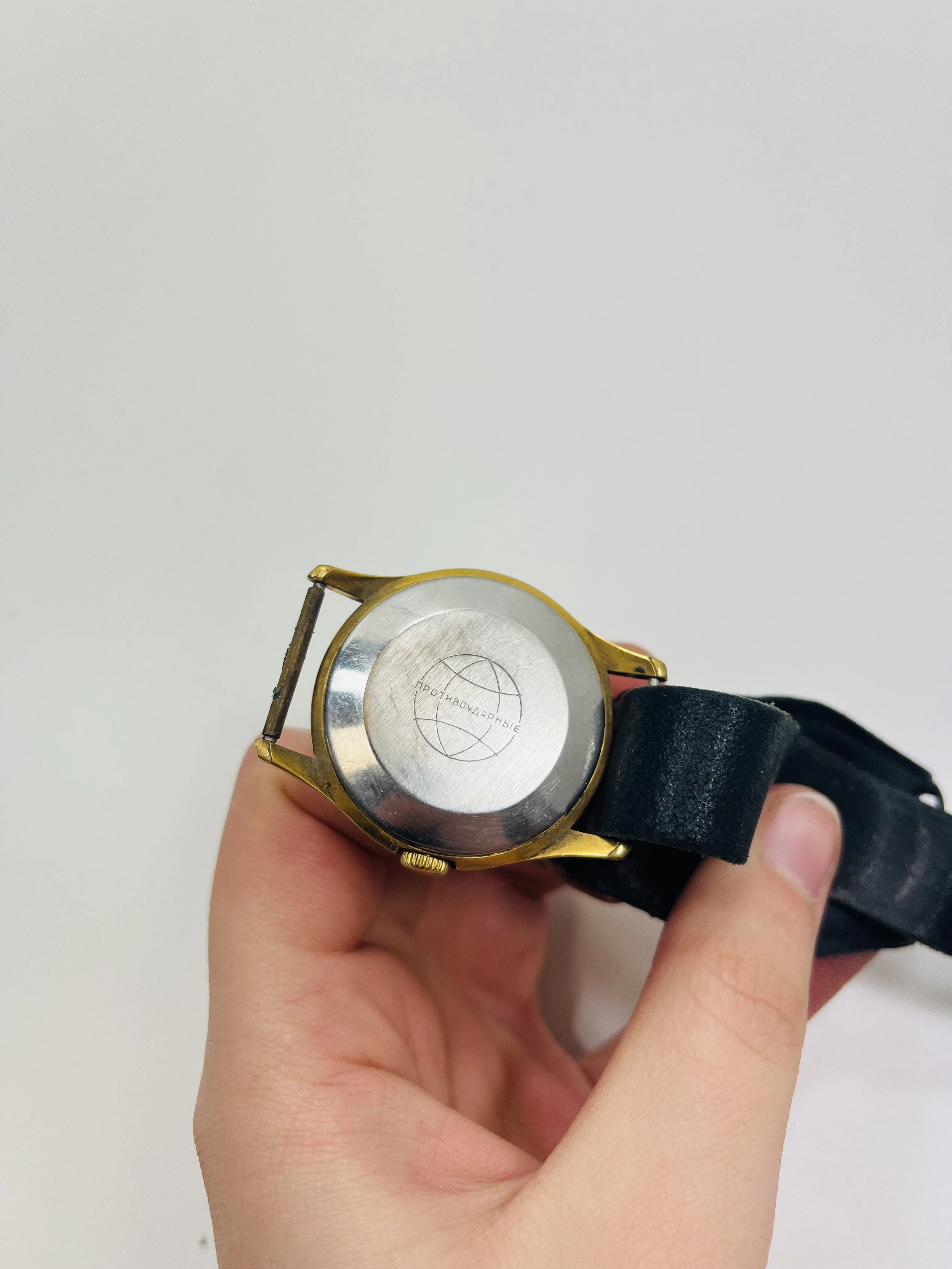 zegarek-rakieta-21-kamieni-pozlacany-typ-nareczny