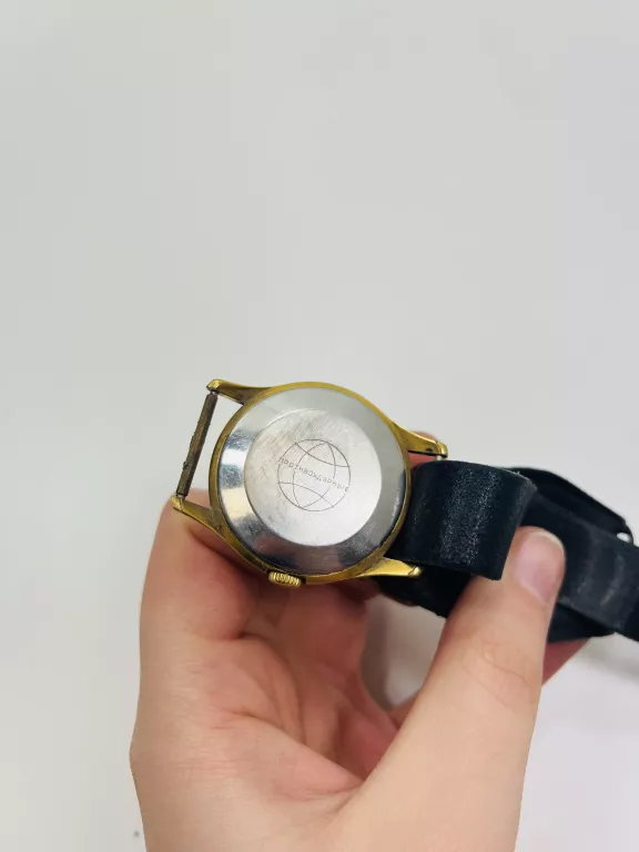 zegarek-rakieta-21-kamieni-pozlacany-typ-nareczny