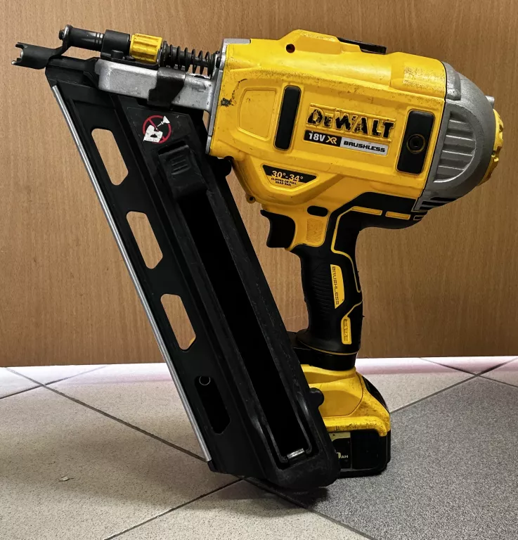 GWOŹDZIARKA DEWALT DCN692 + AKU 5AH | Gwoździarki | Loombard.pl