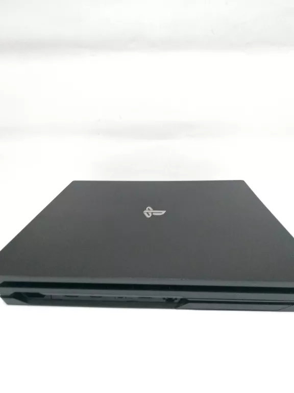 KONSOLA SONY PLAYSTATION 4 PRO 1 TB PAD