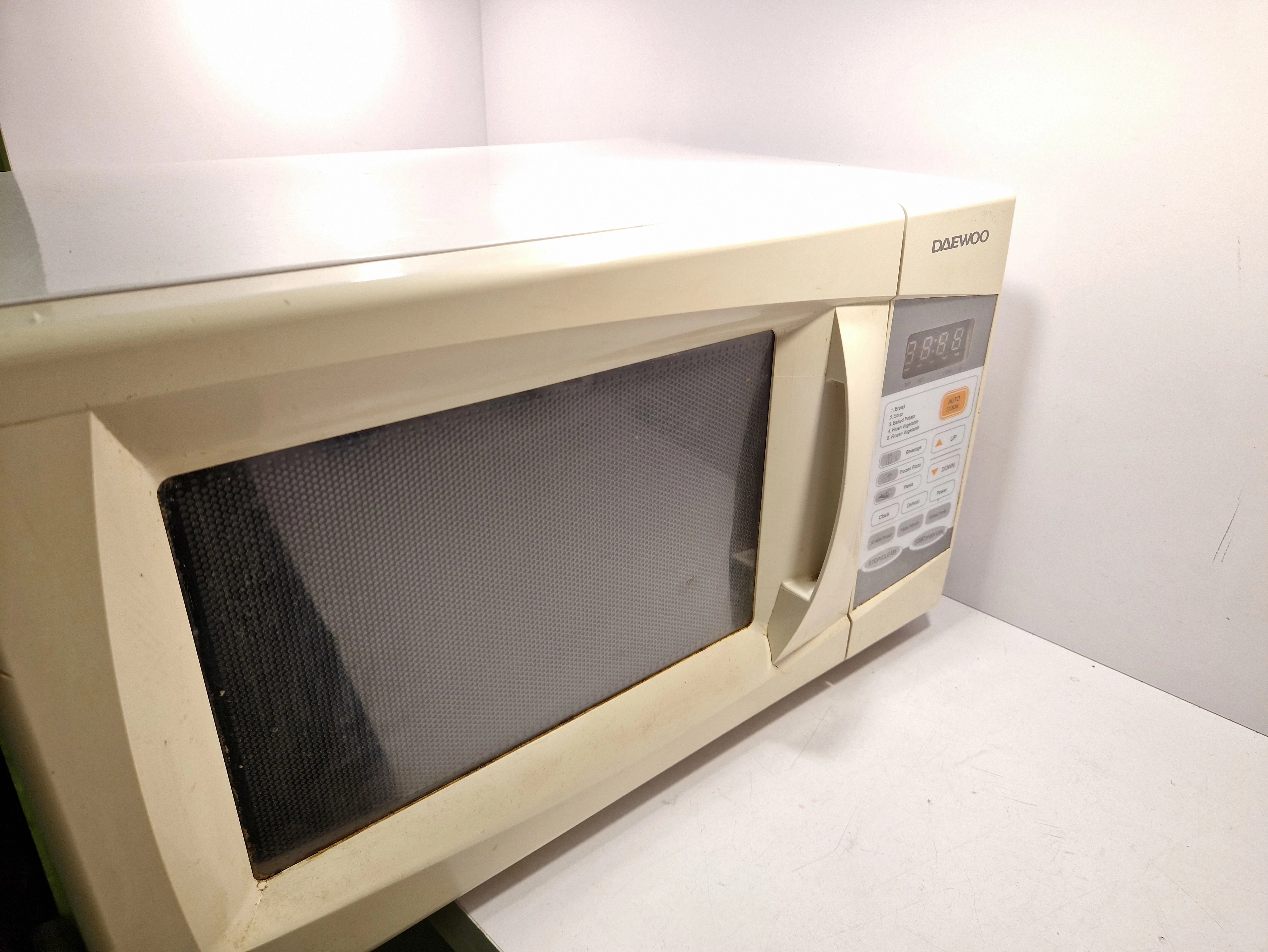 mikrofalowka-daewoo-biala-moc-mikrofal-1000