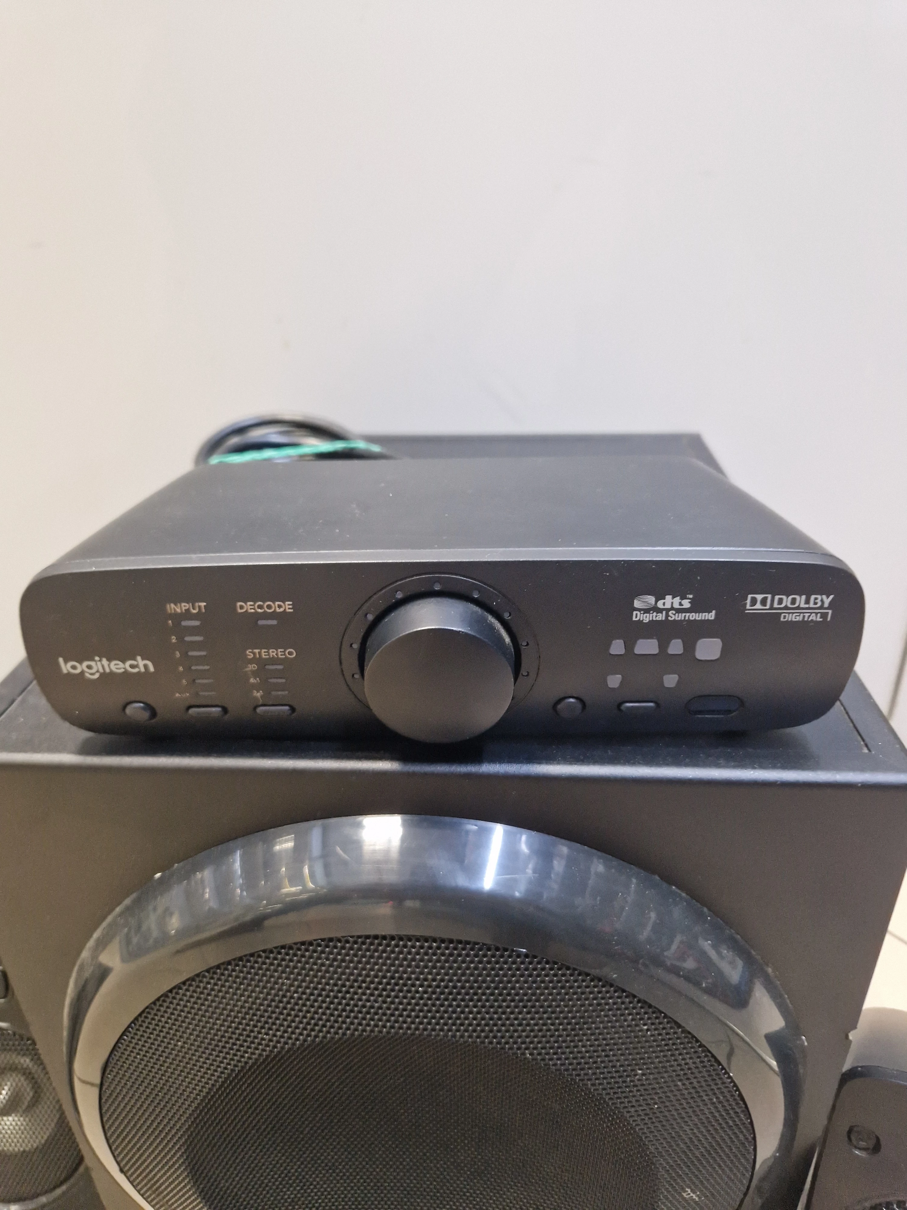 zestaw-glosnikow-51-logitech-z906-500-w-ean-gtin-6955539333140