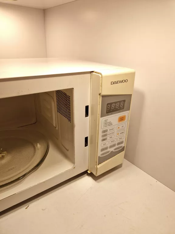 MIKROFALÓWKA DAEWOO BIAŁA