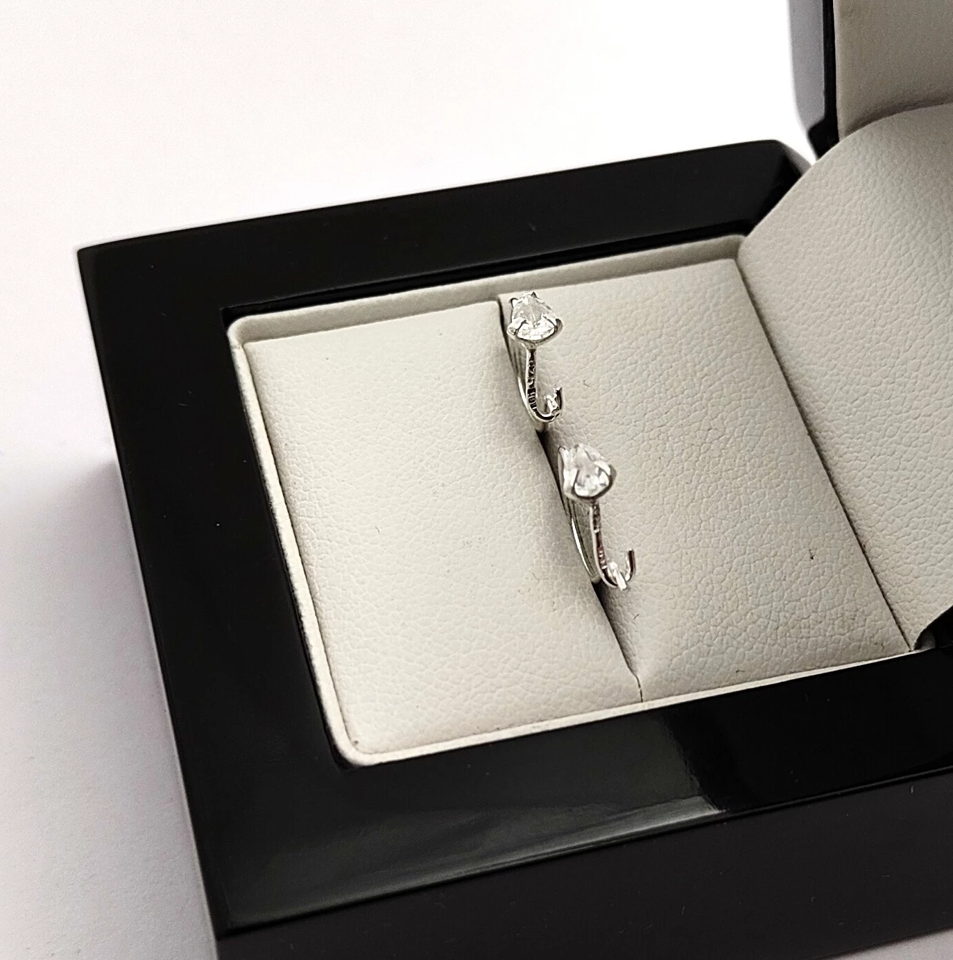 delikatne-posrebrzane-kolczyki-053-g-stan-11323-2