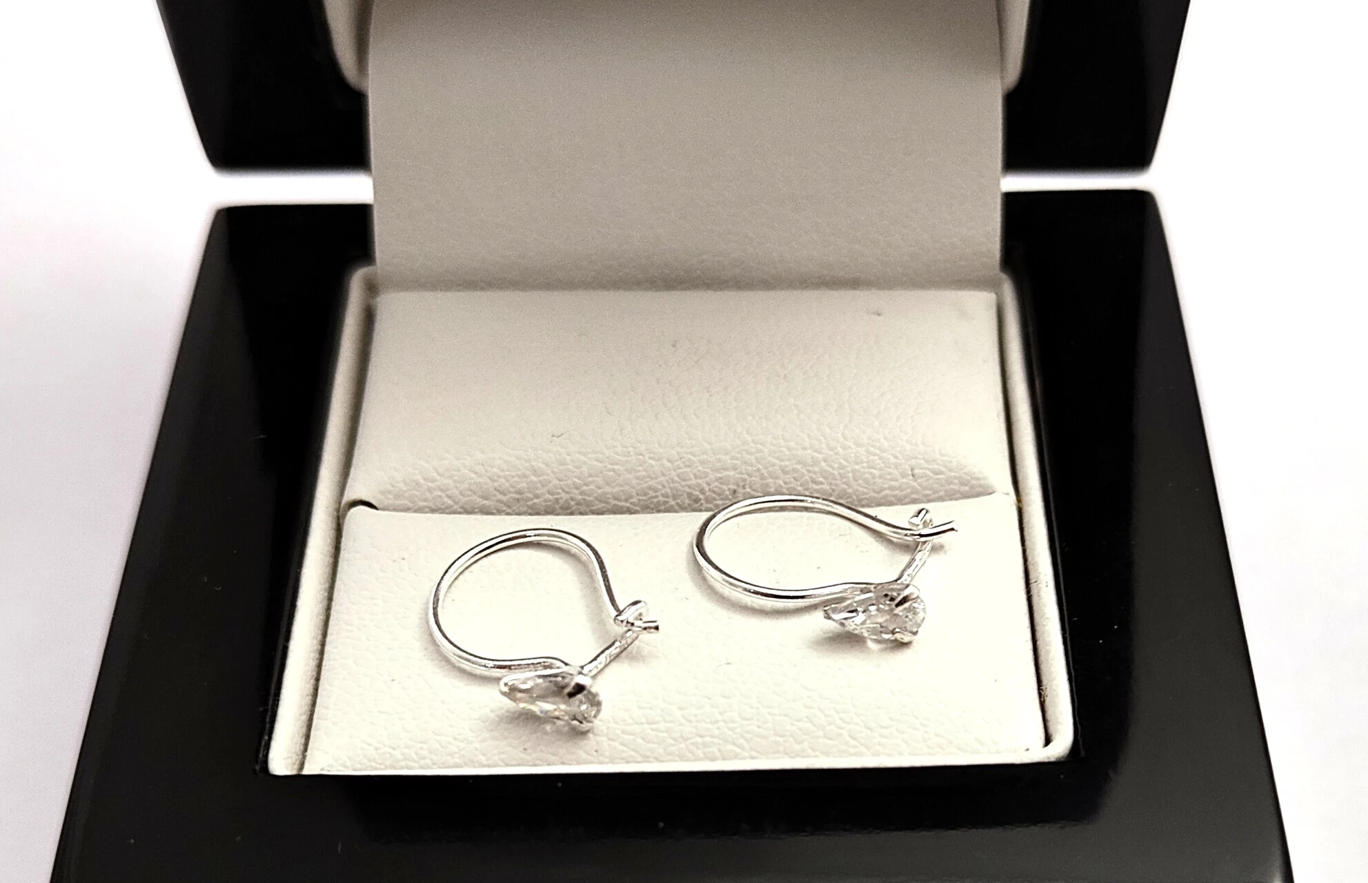 delikatne-posrebrzane-kolczyki-053-g-rodzaj-2205-2