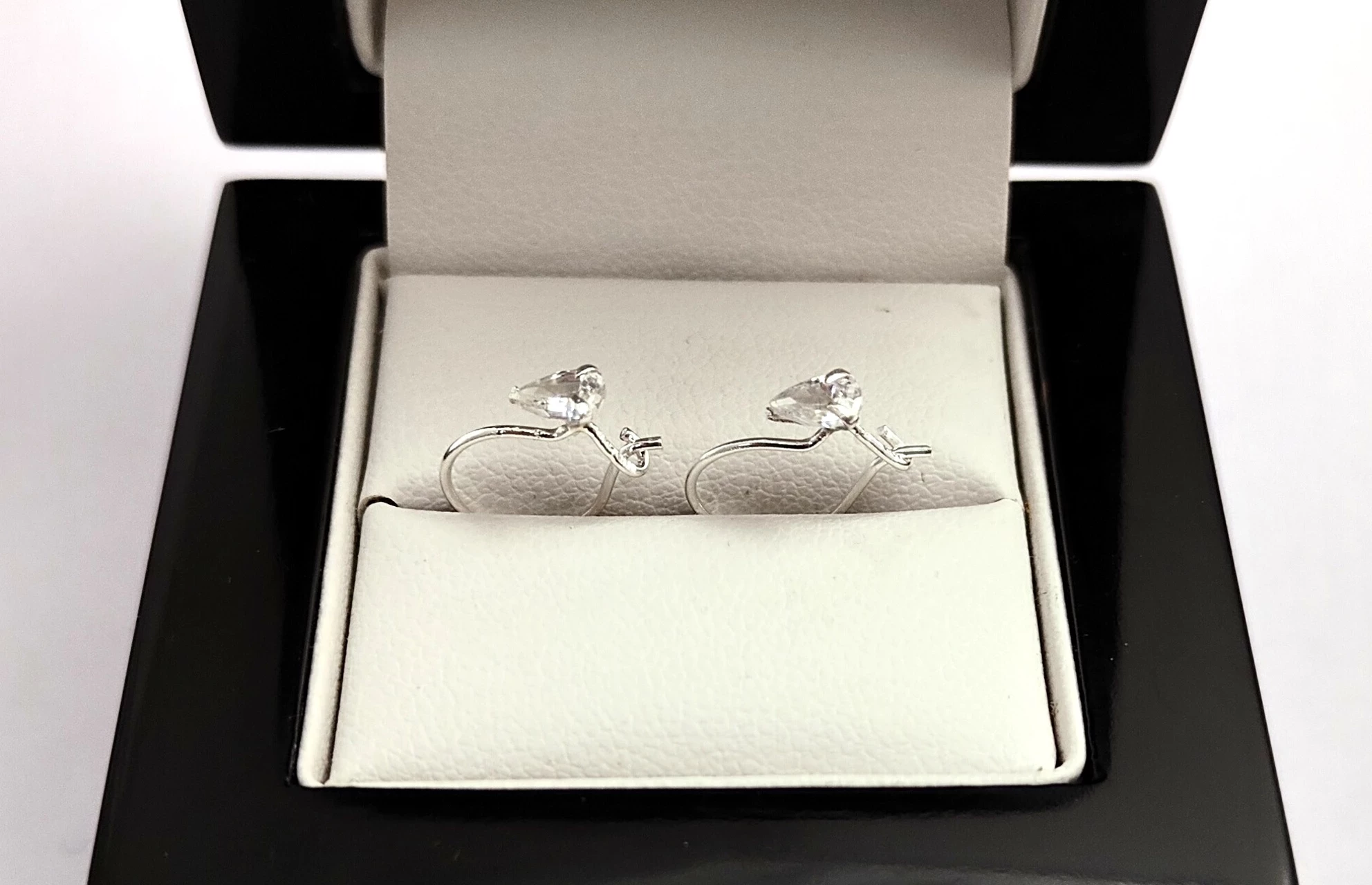 delikatne-posrebrzane-kolczyki-053-g-grottgera-4-slawno