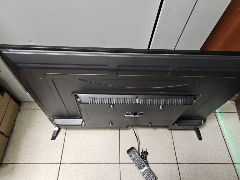 TELEWIZOR MANTA LED TV 40LFA120TP PILOT