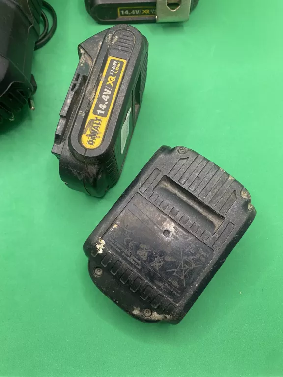 wkretarka-dewalt-dcd730-3-akumulatory-144v-ladowarka-stan-uzywany