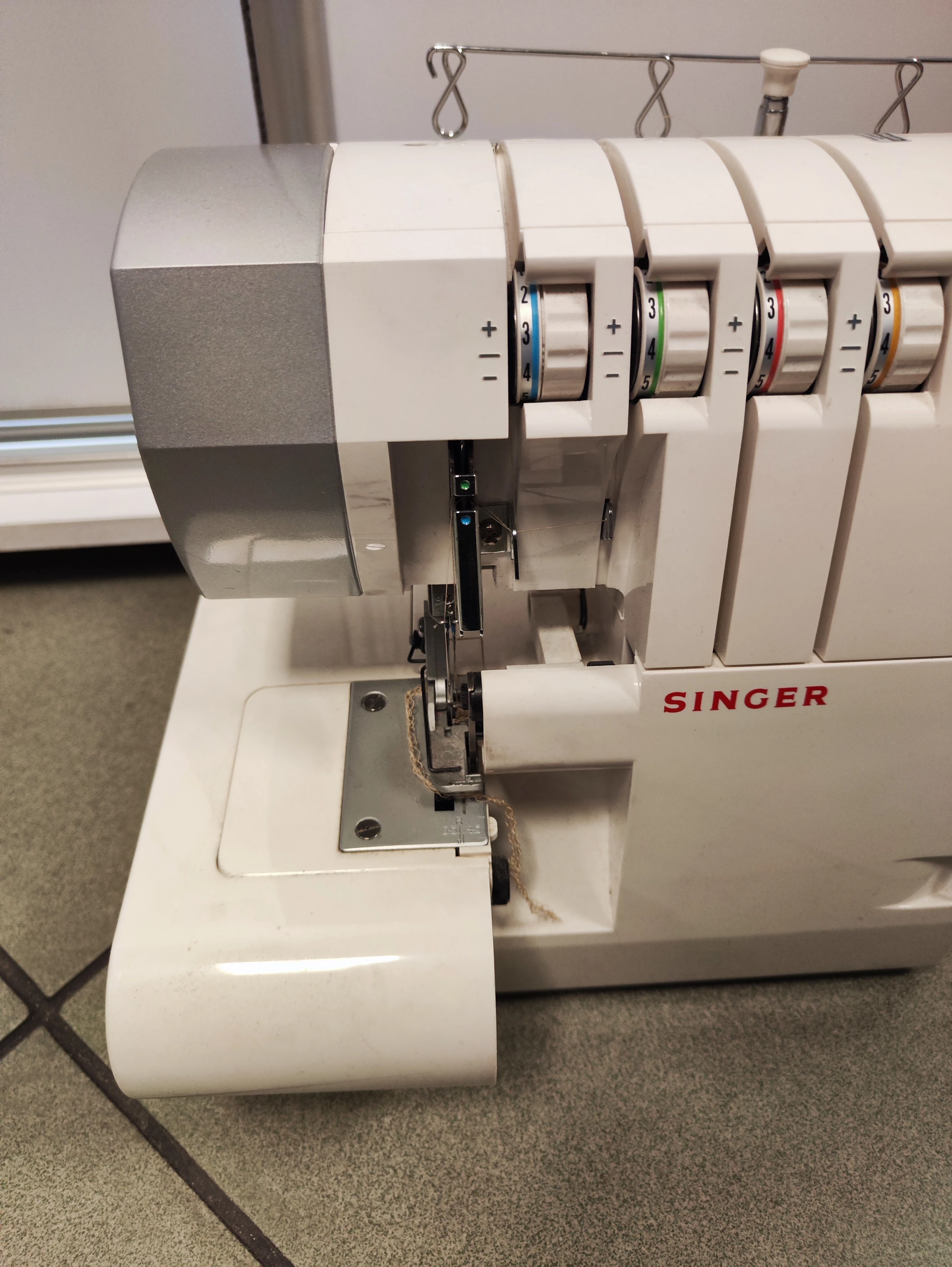 maszyna-do-szycia-singer-14sh754-stan-uzywany