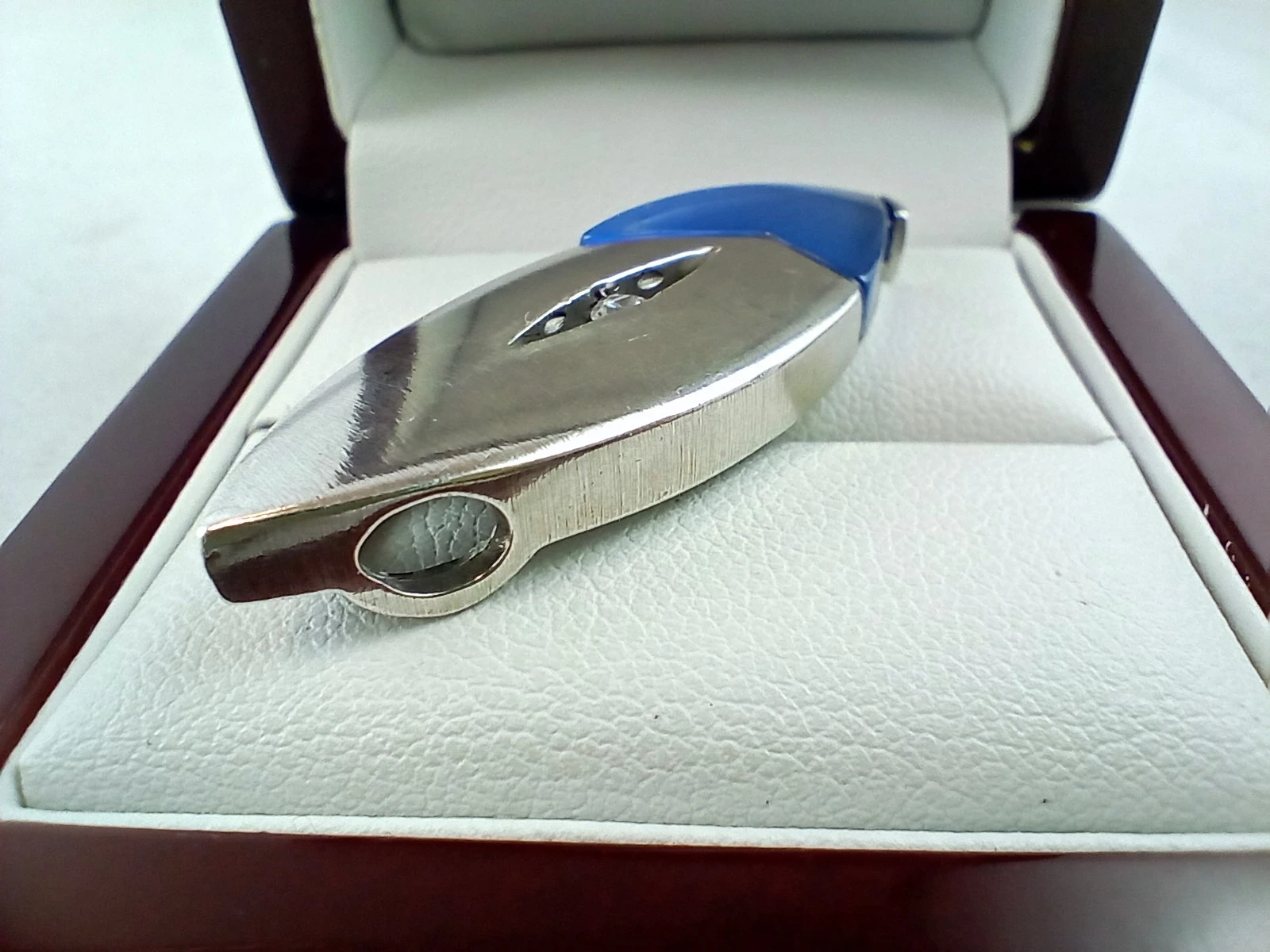 srebrna-zawieszka-z-niebieskim-szklem-990gr-925pr-kamien-17088-128