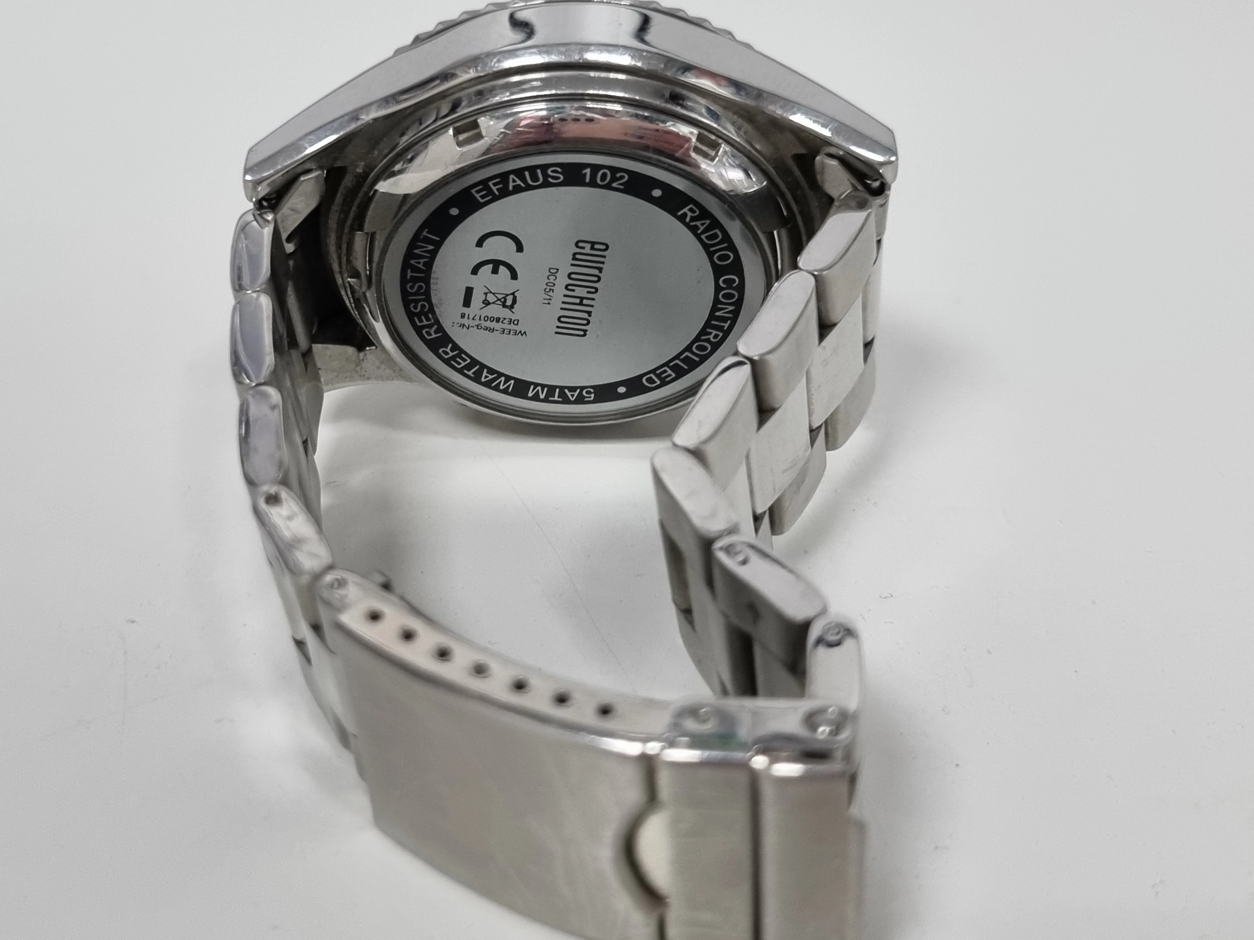 zegarek-meski-na-bransolecie-eurochrom-solar-efaus-102-ksztalt-koperty-okragla