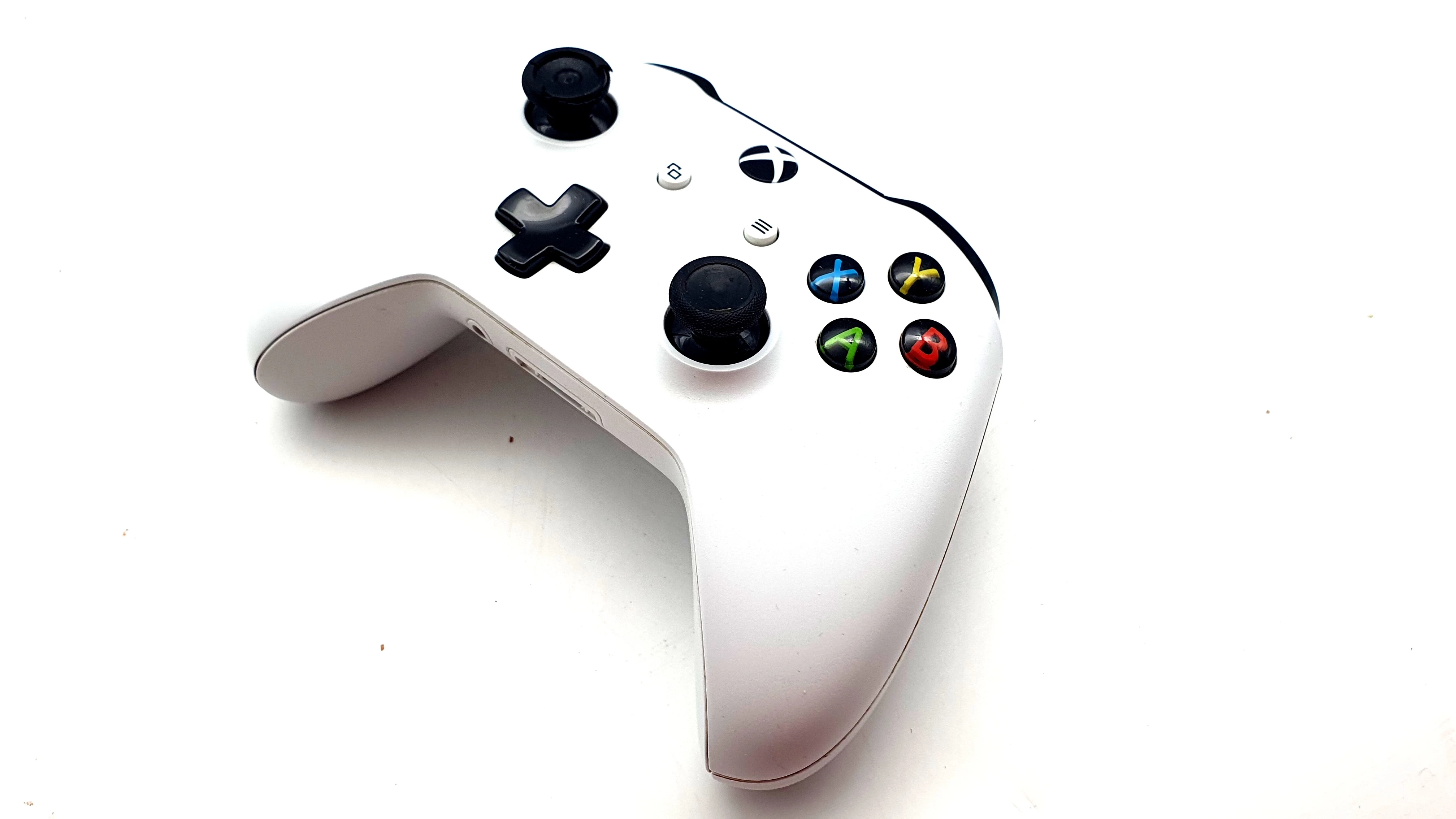 konsola-xbox-one-s-gry-w-zestawie-nie