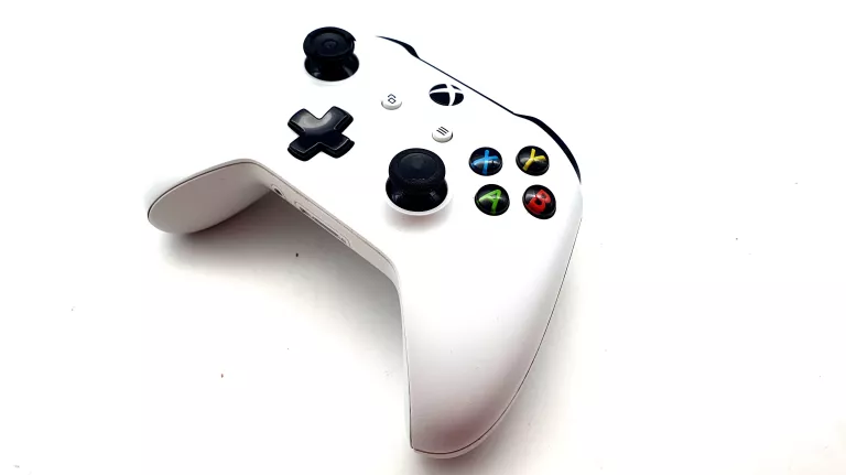 konsola-xbox-one-s-gry-w-zestawie-nie