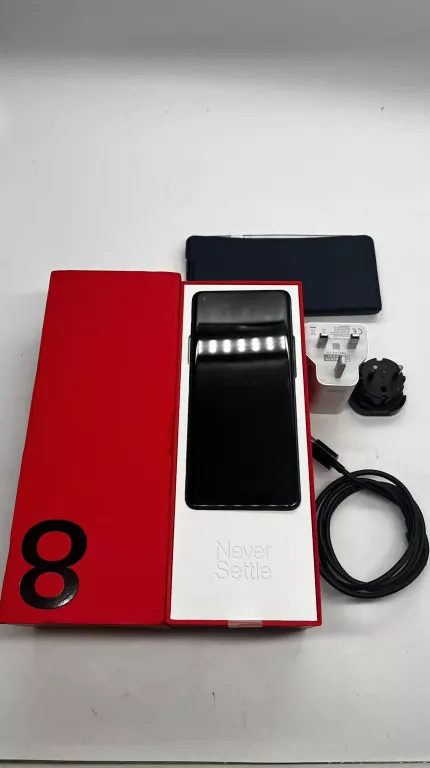 TELEFON ONE PLUS 8 PRO 128 / 8