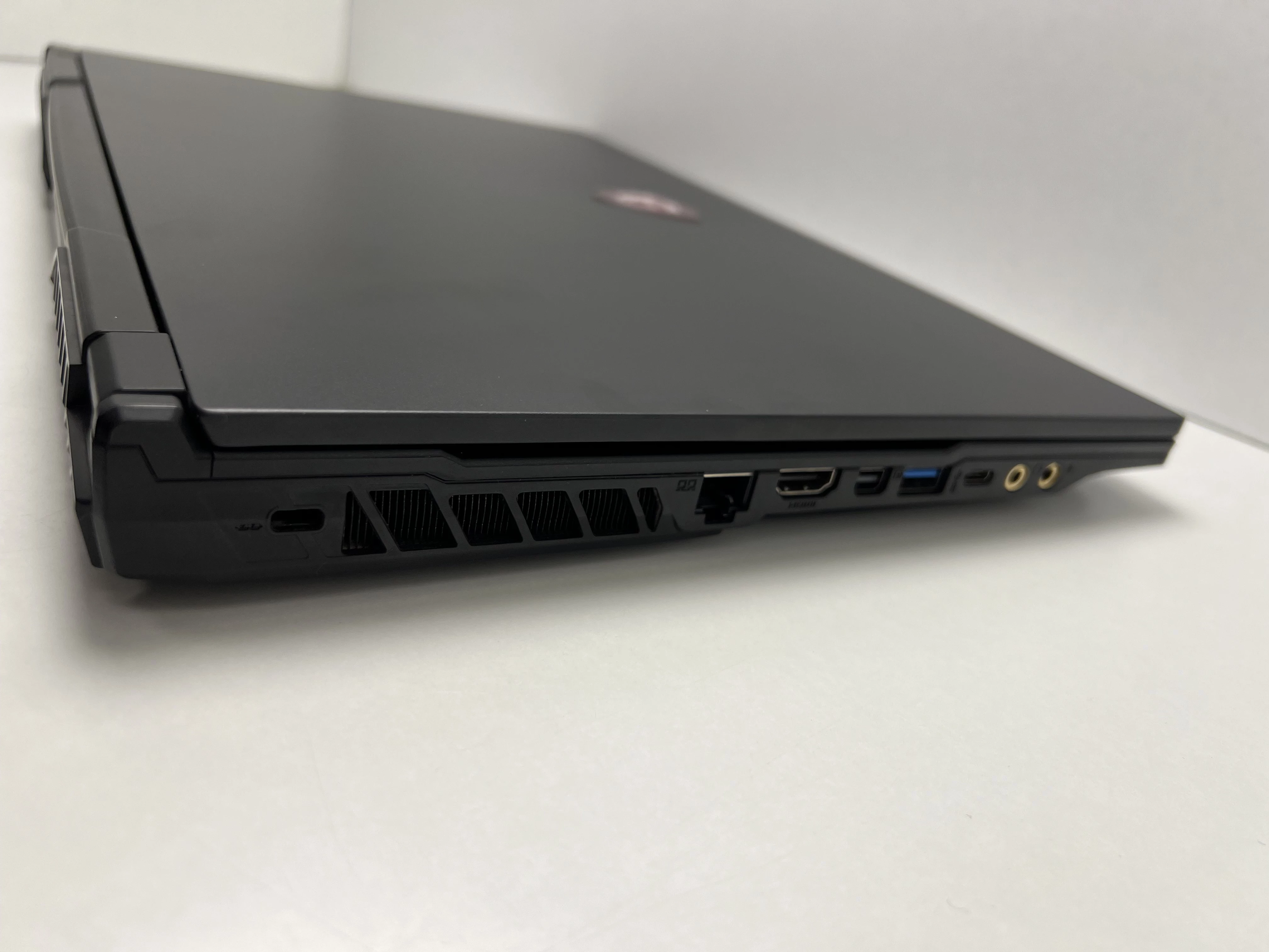 laptop-msi-gl65-9sc-i5-9300h-gtx-1650-16-gb-256-gb-ssd-1-tb-hdd-liczba-rdzeni-procesora-4