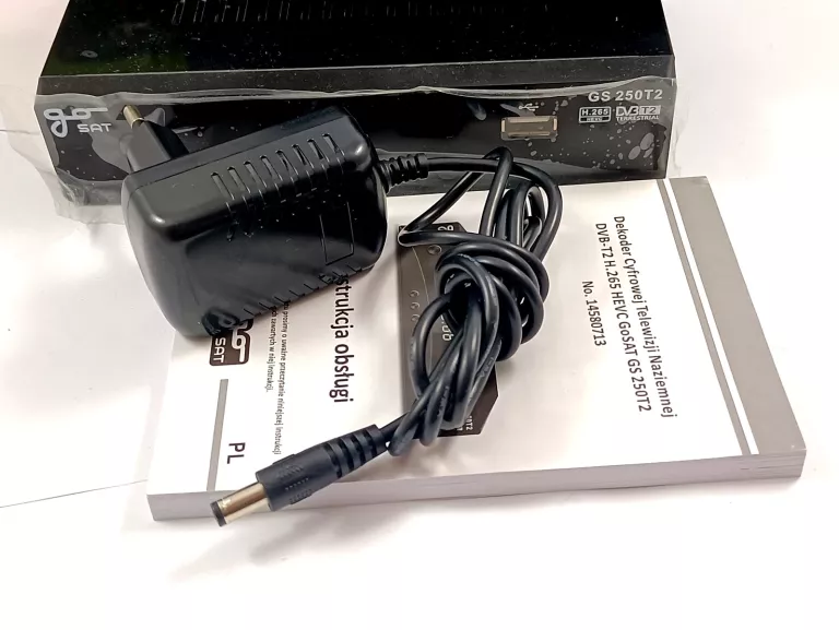 DEKODER DVB-T2 H.265 KOMPLET + ANTENA POKOJOWA ONE FOR ALL SV9015R02