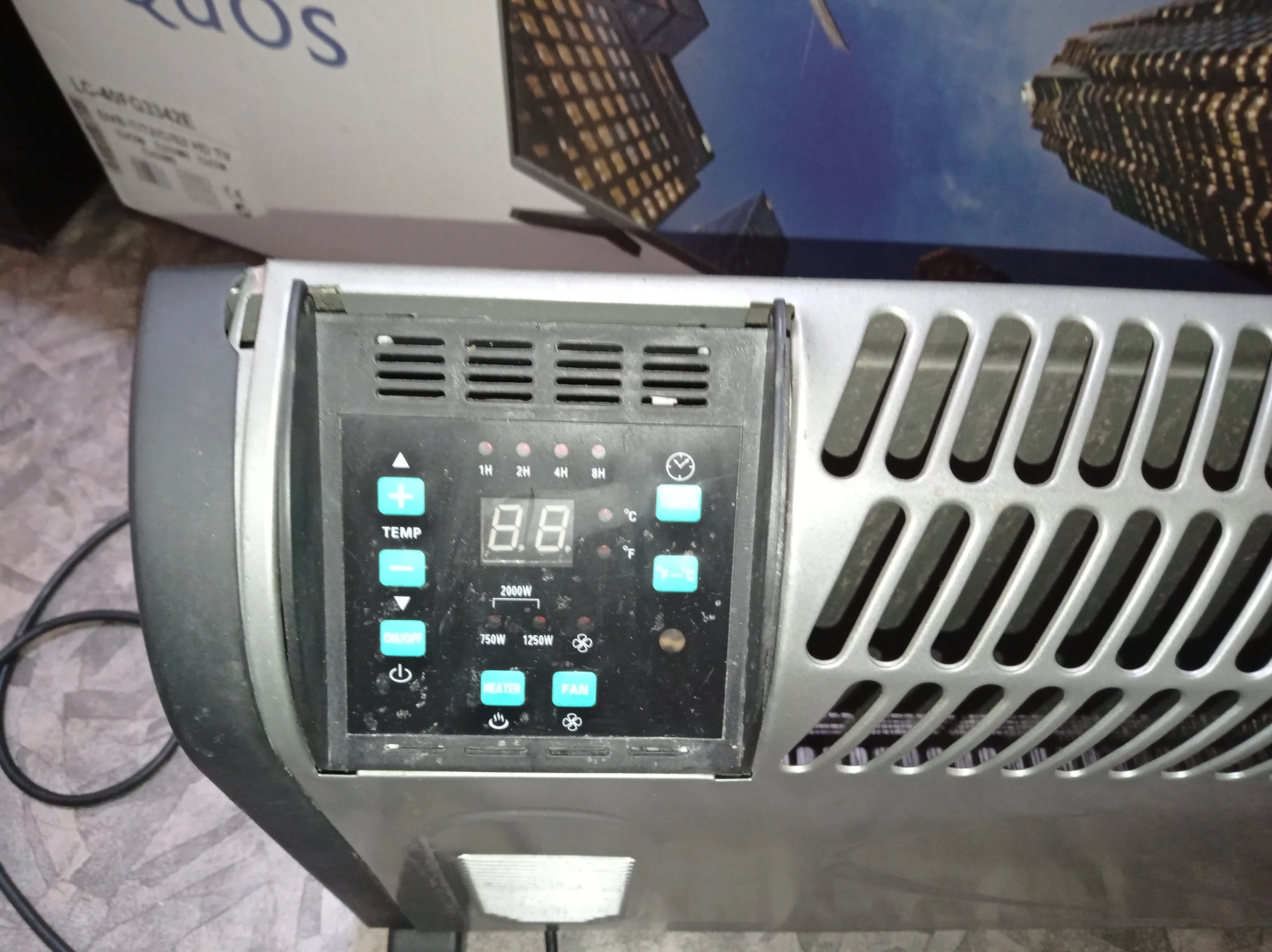 grzejnik-konwektorowy-air-force-ch-2000-led-stan-uzywany