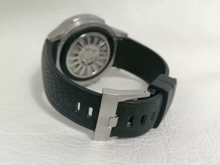 szwajcarski-zegarek-edox-wrc-chronorally-mechanizm-kwarcowy