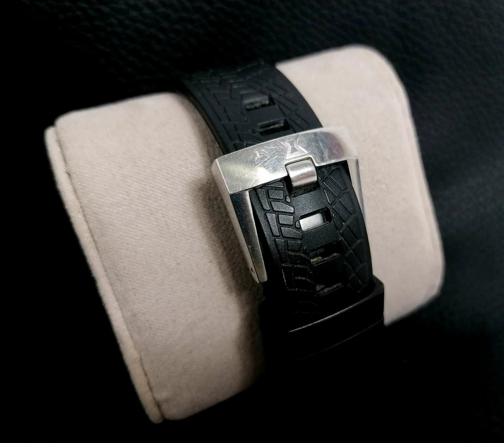 szwajcarski-zegarek-edox-wrc-chronorally-wodoszczelnosc-100m-wr100