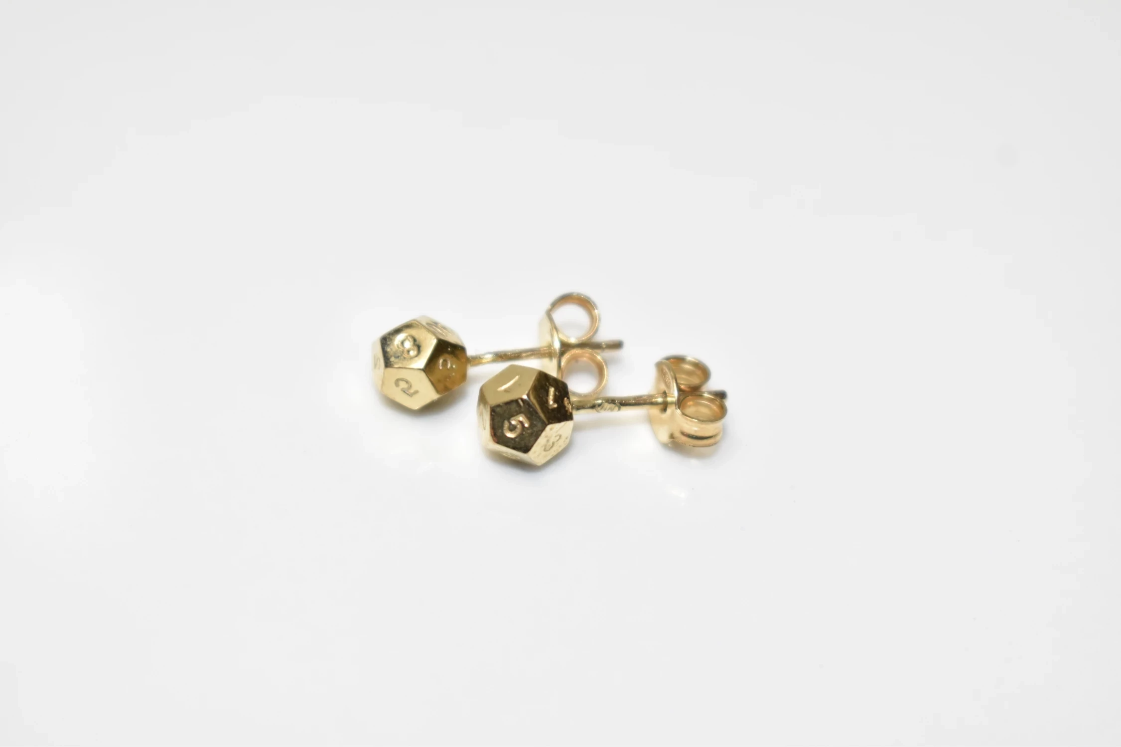 piekne-zlote-kolczyki-333-209g-stan-11323-2