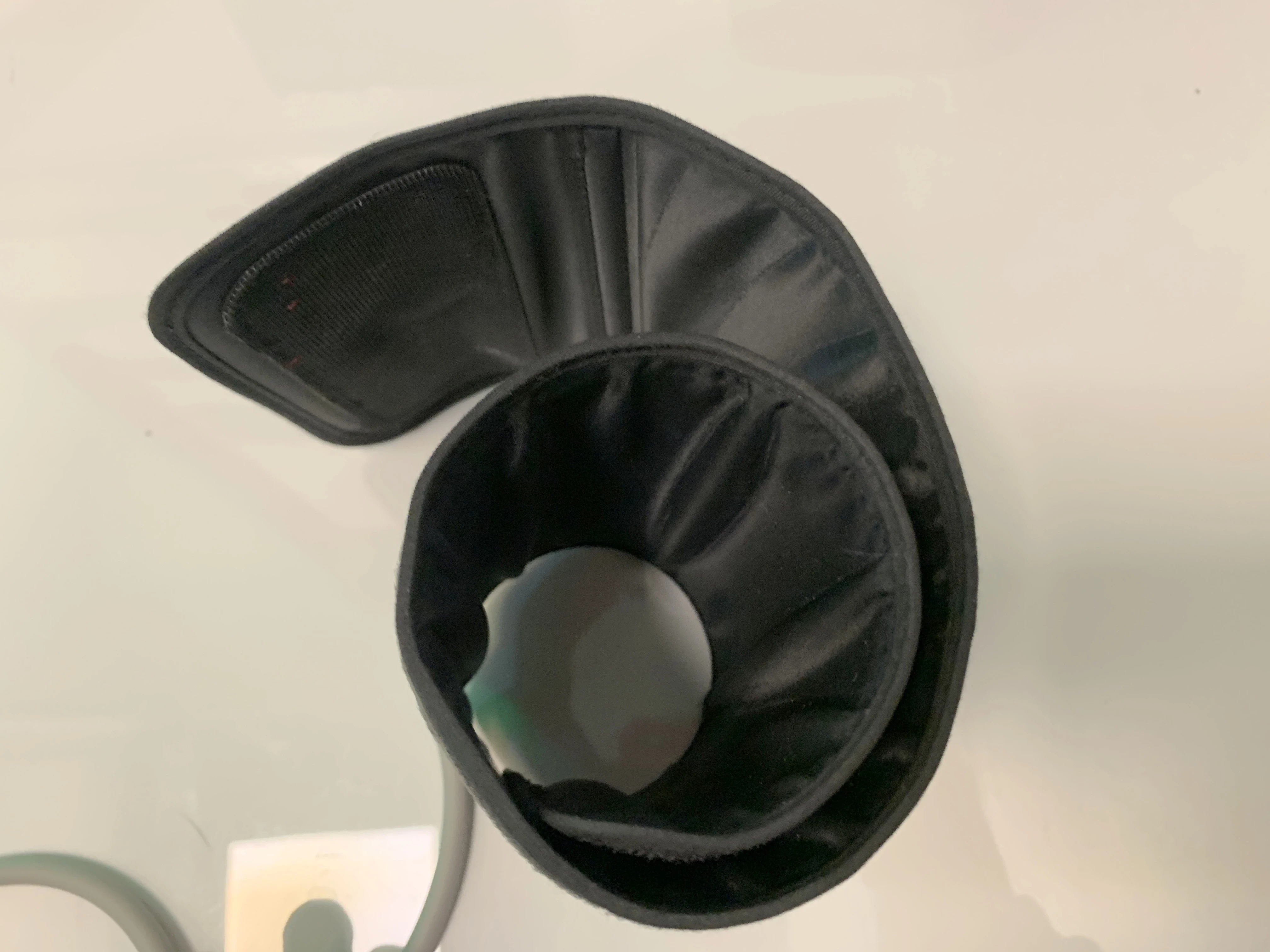 cisnieniomierz-omron-m6-comfort-hem-7231-e-polecam-miejsce-pomiaru-ramie