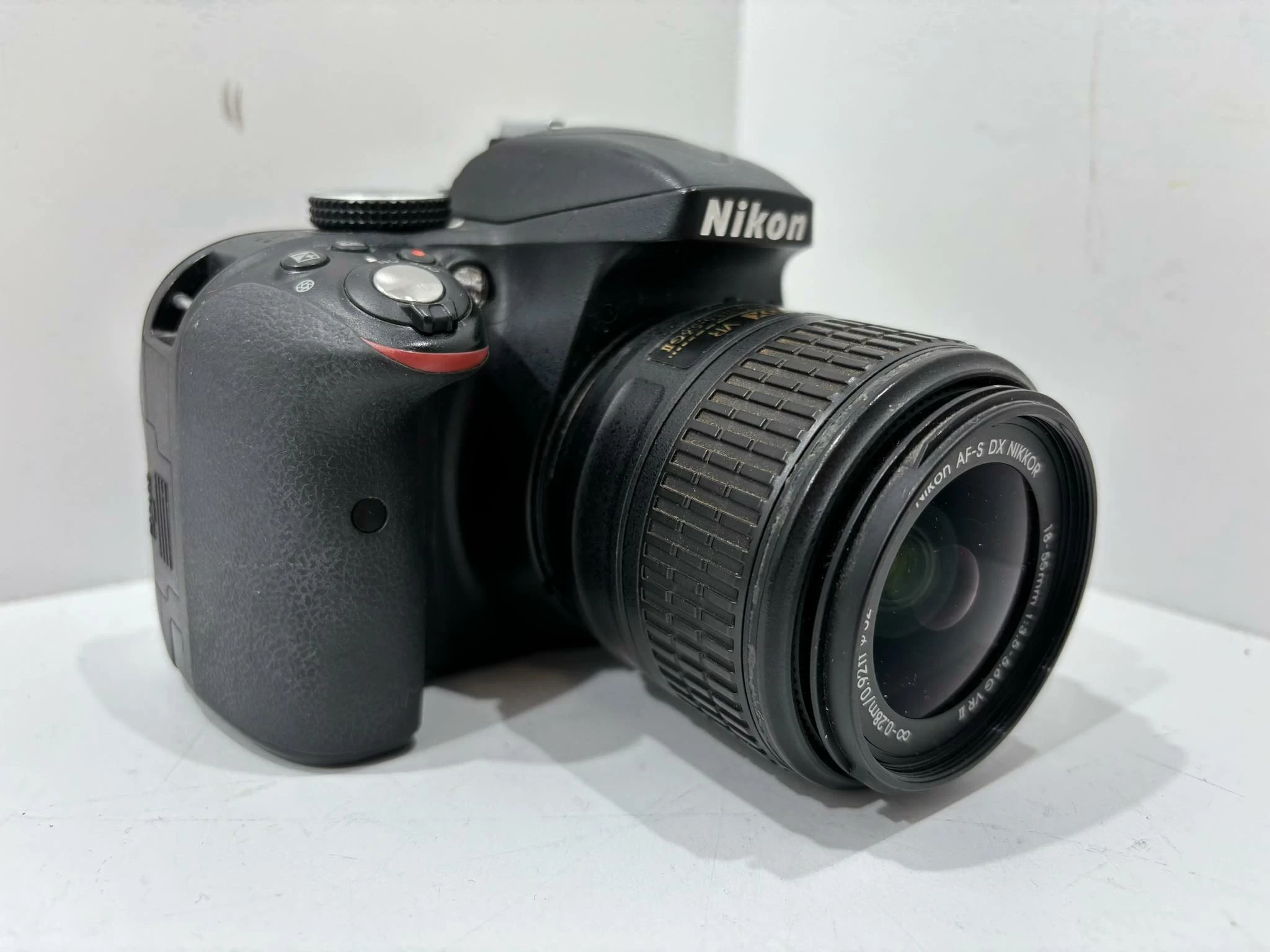 aparat-lustrzanka-nikon-d3300-lad-mikrofon-marka-nikon