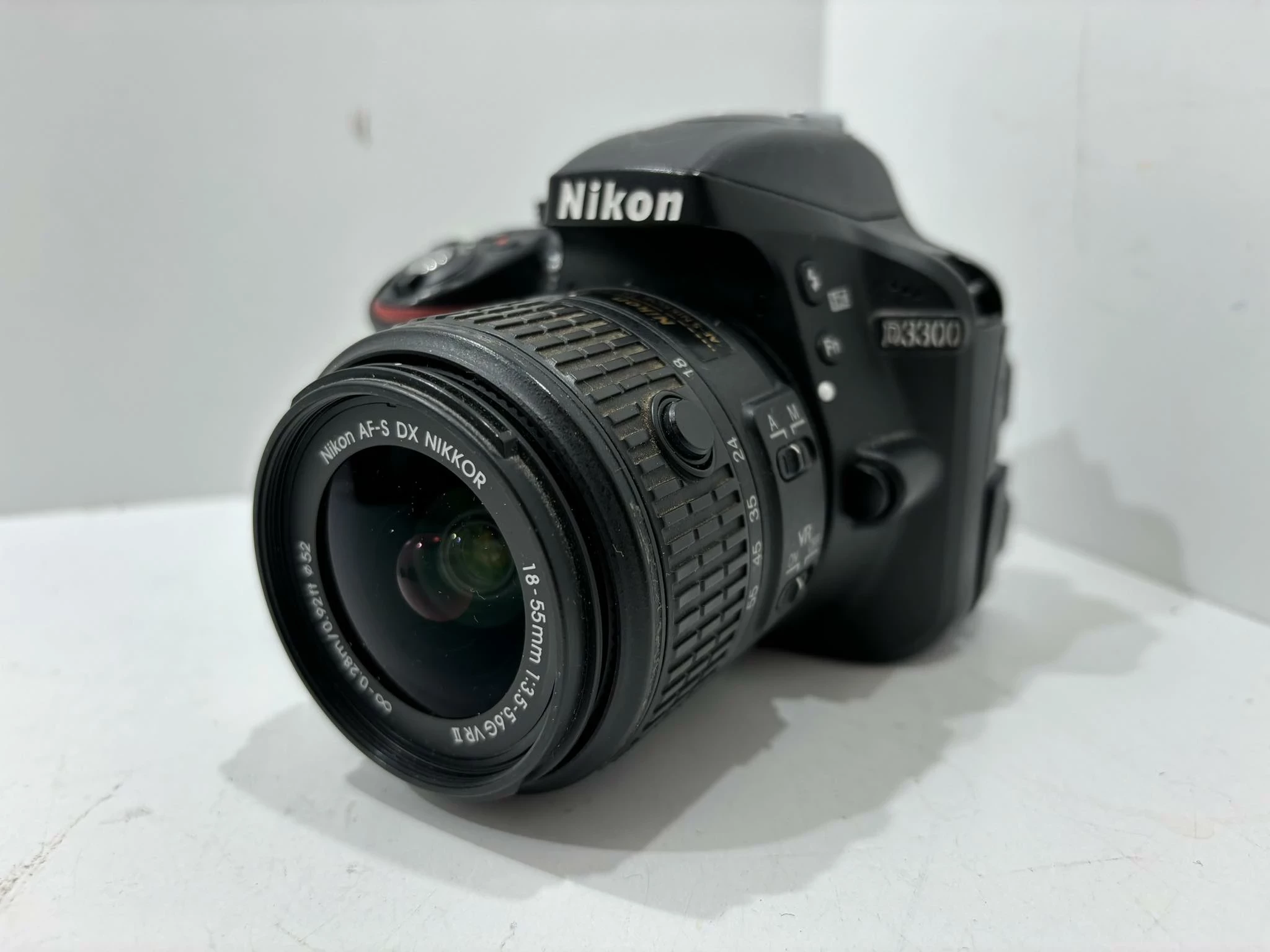 aparat-lustrzanka-nikon-d3300-lad-mikrofon-stan-uzywany