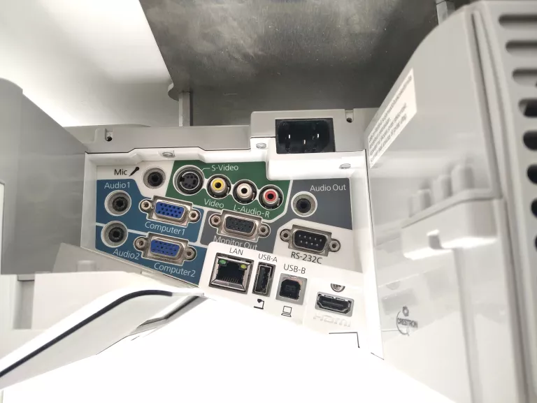 PROJEKTOR LCD EPSON EB-475WI