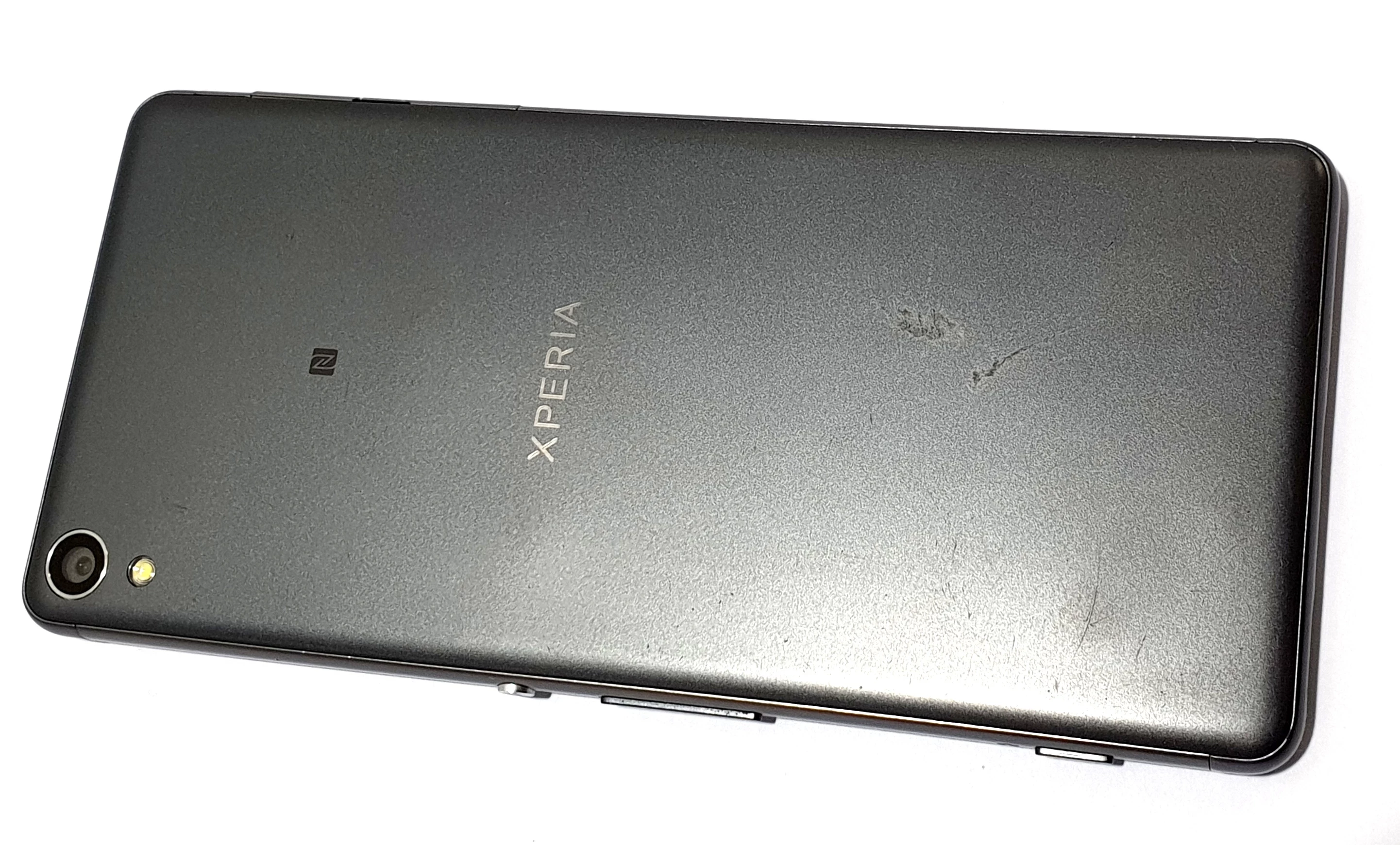 telefon-sony-xperia-xa-216gb-f3111-2300mah-grafitowy-nie-wchodzi-litera-p-przekatna-ekranu-500