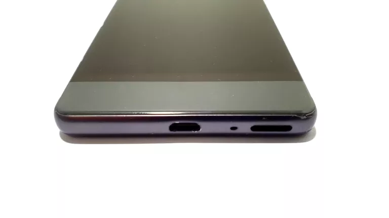 TELEFON SONY XPERIA XA 2/16GB F3111 2300MAH GRAFITOWY PROBLEM Z LITERA P