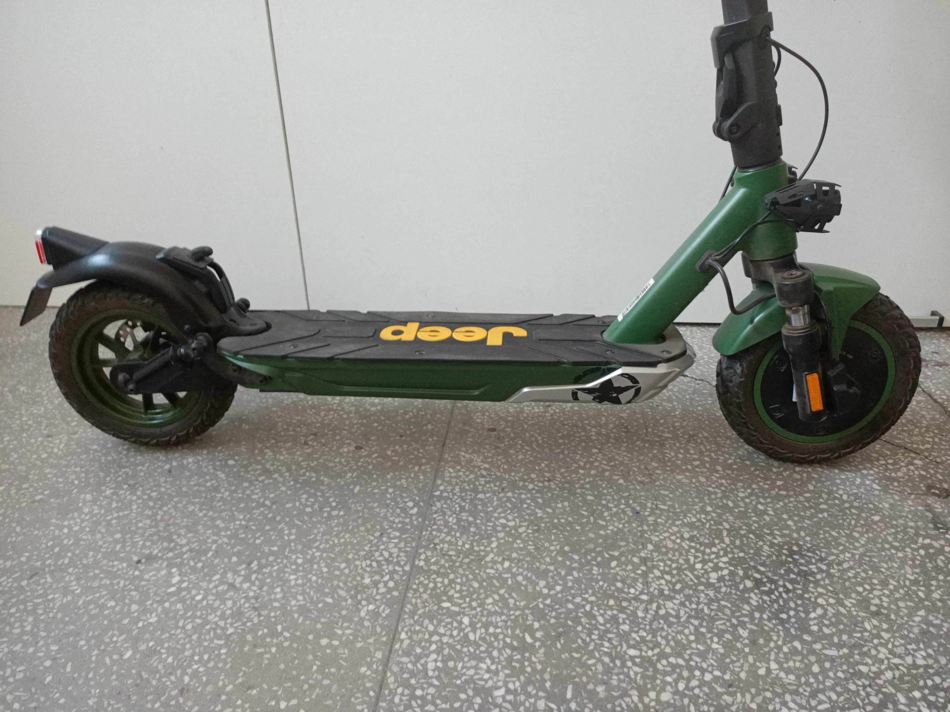 hulajnoga-elektryczna-jeep-2xe-adventurer-gwarancja-kod-producenta-je-mo-210005