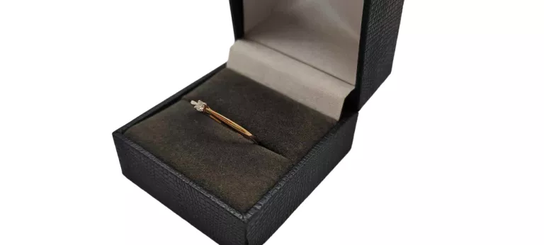 zloty-pierscionek-z-brylantem-005-ct-pr585-r19-certyfikat-material-15835-2